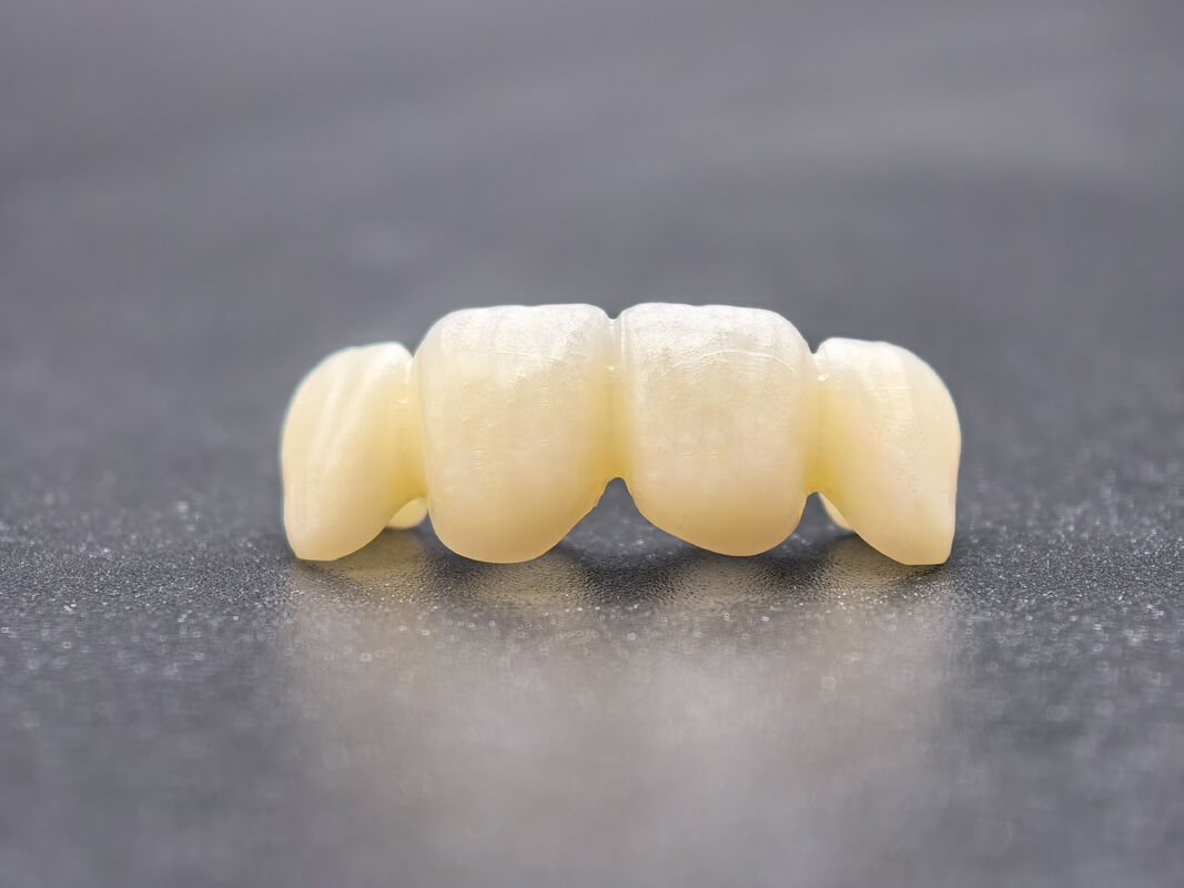 Dental Zirconia Bloğu, hassas CAD CAM Diş Fabrikasyonunda Performans için Gelişmiş Eşitlik Tasarımı ve Kimyasal Dayanıklılık Sunar